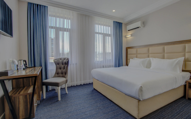 Resident Hotel