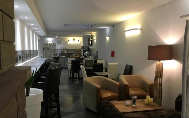 Отель Adonis Hotel Strasbourg