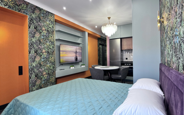 Апартаменты студия с балконом в центре Сочи