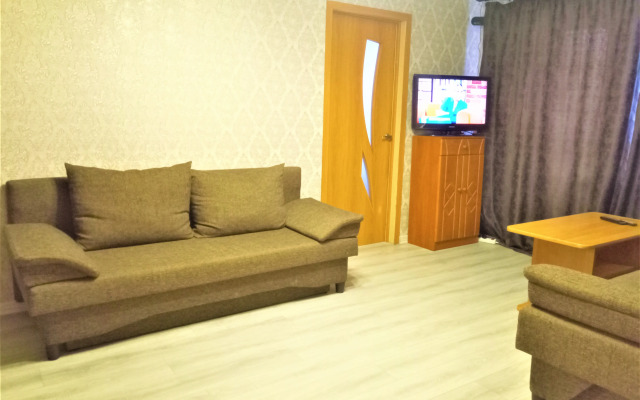 2-К V Tsentre U Ozera Apartments