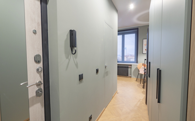 Roskoshnay two-room Flat  with a view  Na Allee Geroev 1 Stalinka Flat