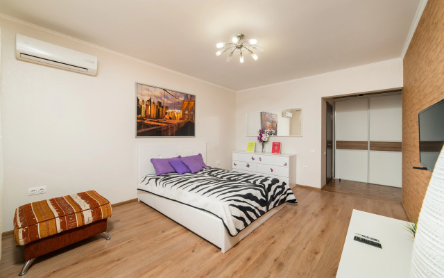 Na Ulitse Khakima 33 Flat