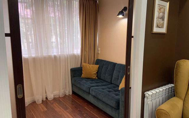 Квартира Уютная в Тихом Центре на Роз 65 10 Минут до Моря