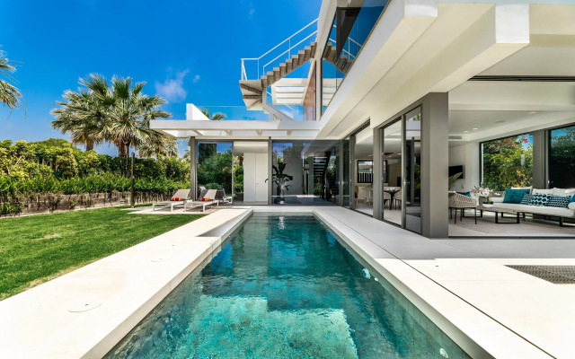 All About Villa Gladiolo