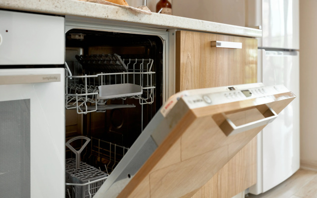 In the center of the Riviera Park Apartments