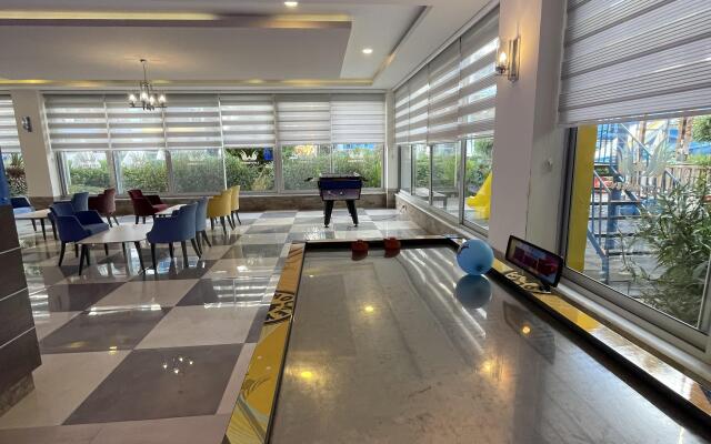 Apartaments y Morya 320 m s Balconom