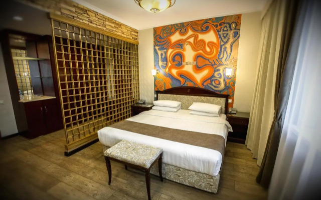 G Empire Hotel