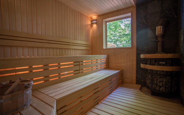 Dom V Lesu Guest House