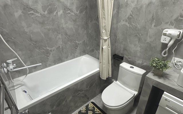 V Starom Tsentre Shymkenta Apartments