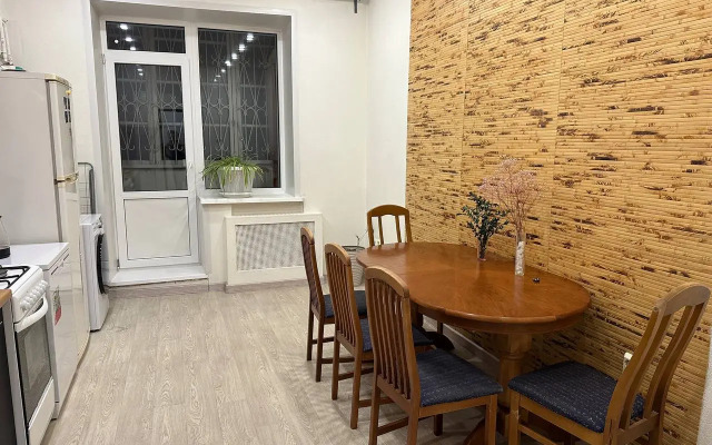 Квартира Просторная Трехкомнатная в центре