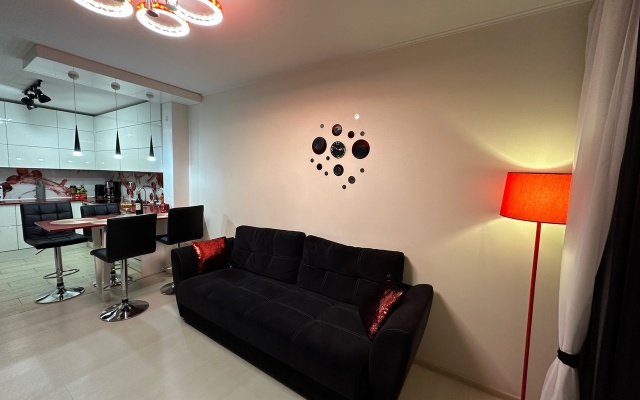 Stil'naya evro 3-h.kom.kvartira s dizajnerskim remontom v ZHK"Evropejskij" Flat