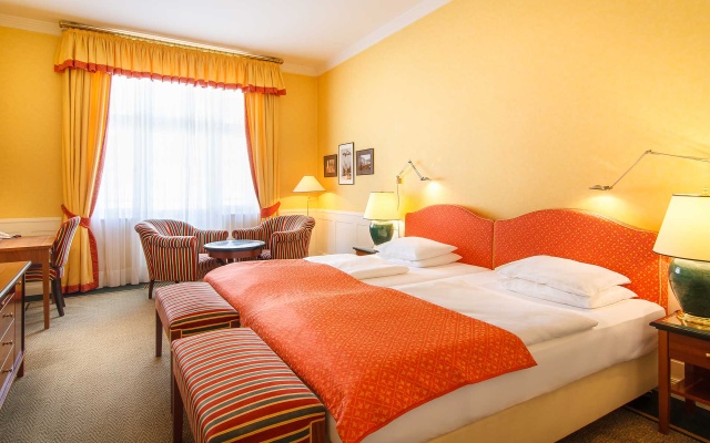 Deluxe Double room with balcony (full double bed) (bed type is subject to availability)