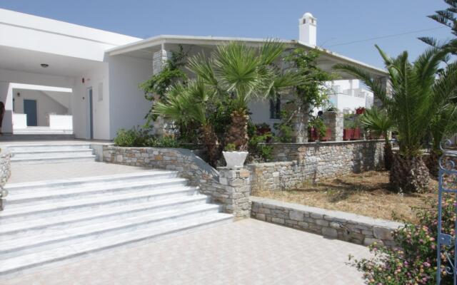 Manos Apartments