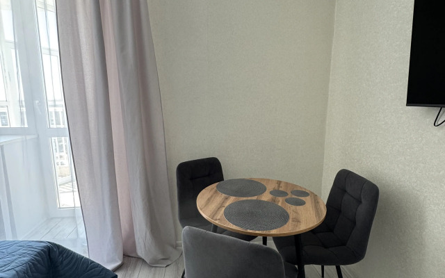 Uyutnaya Studiya S Velikolepnymi Zakatami Flat