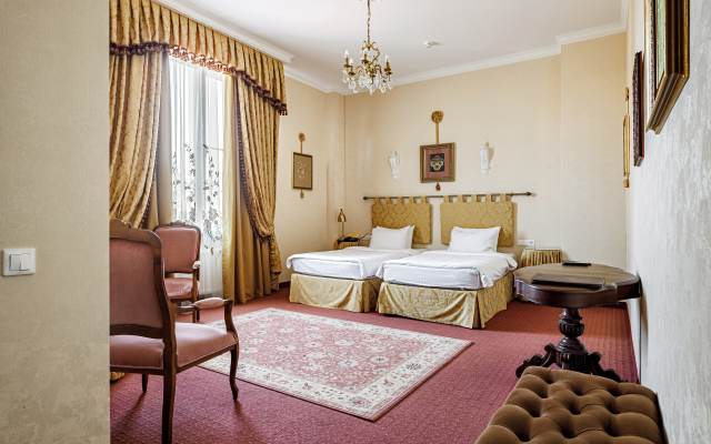 Bristol Hotel