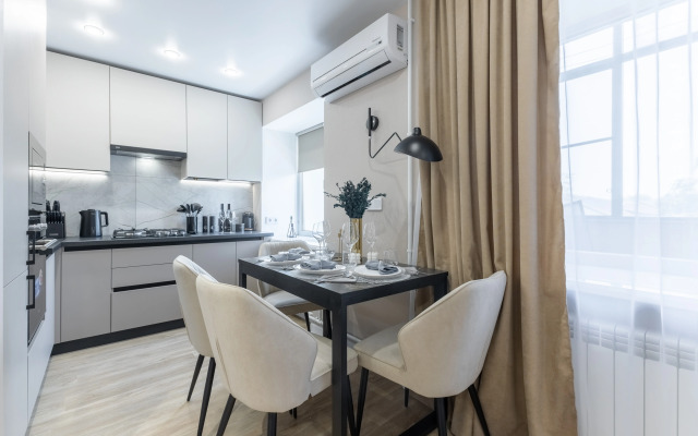 Na Korotchenko 4 Apartment