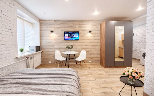 Kvartira Studia v stile Loft radom s GBU Gorodskoj kliniceskoj bol'nicej No1