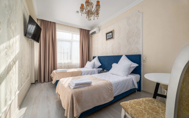 Hotel Monarkh