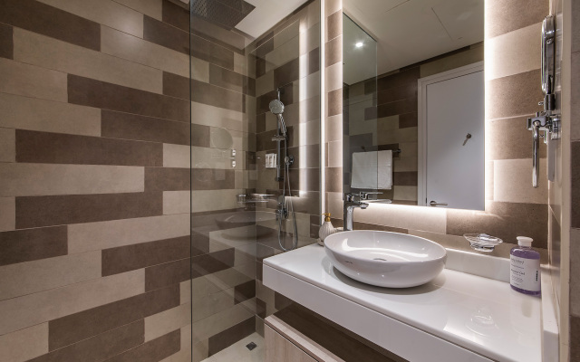 Beautiful Studio in Seven Palm Apartments