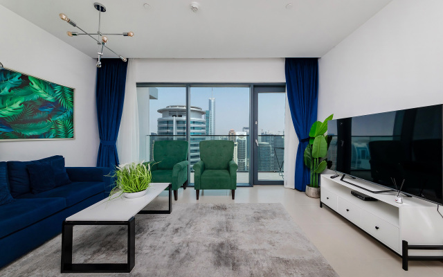 Stylish 2br with Marina Views Apartments