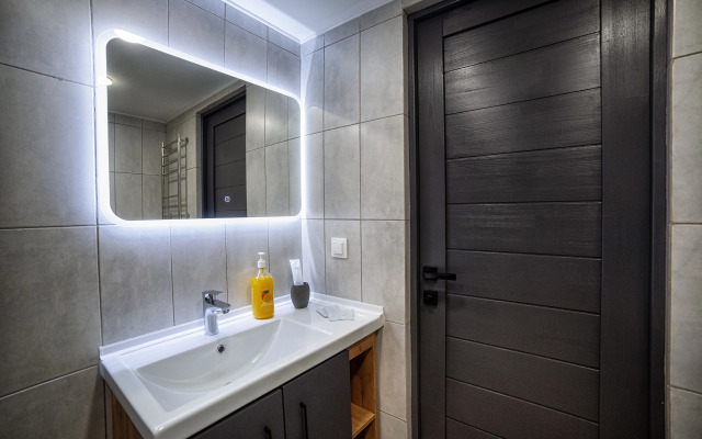 Sovremennaya studiya v tsentre goroda Flat