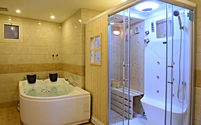 Отель Garden Plaza