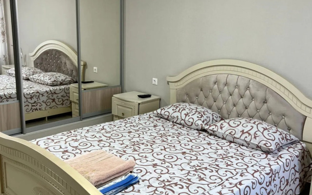 Flat Uyutnaya Dvukhkomnatnaya Kvartira