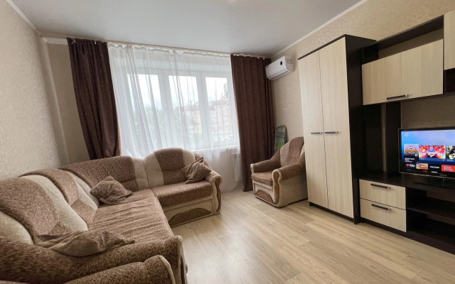 Na Ulitse Revolyutsii 3k1 Flat