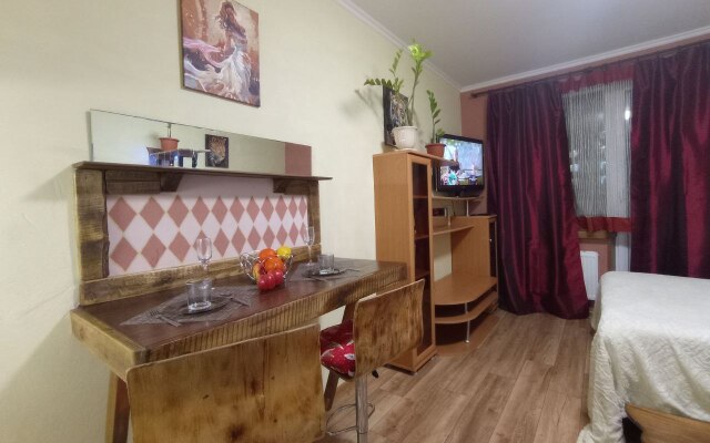 Квартира Live-In-Comfort на Творчества 1к1