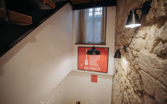 Rest Studios Aparthotel