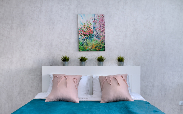 Квартира Уютная студия с лоджией шикарным видом из окна