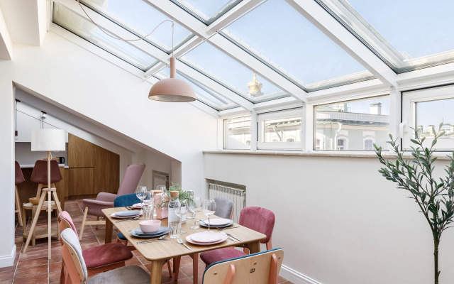 Апартаменты Hermitage Mansard 170 кв.м напротив Дворцовой Площади с Видом на Эрмитаж