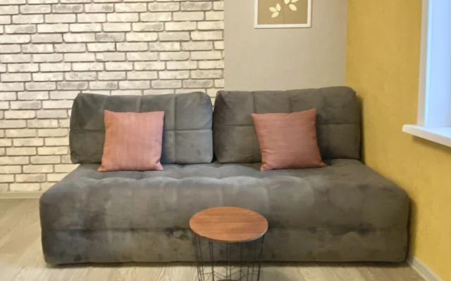 Dvukhkomnatnaya Studiya S Panoramnym Vidom Na R. Ob Apartments
