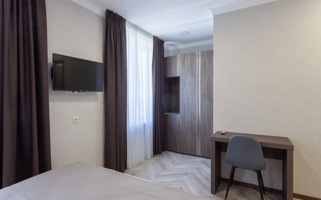 Old Wall Hotel