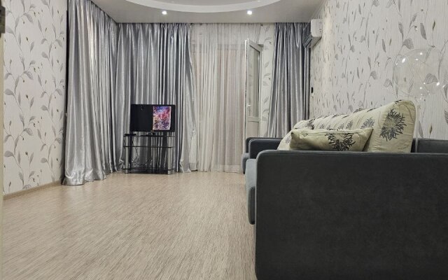 U Morya Ryadom S Tsentralnym Plyazhem Apartments