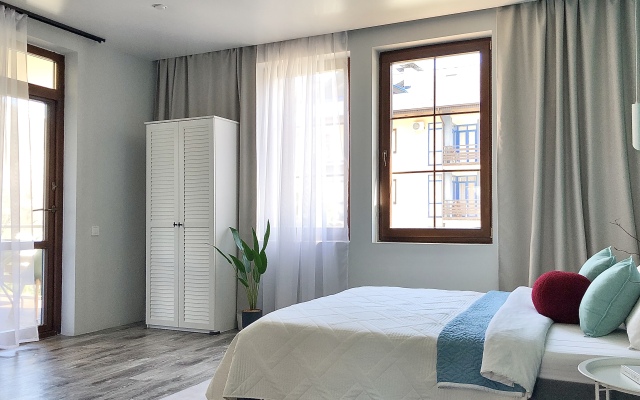 Prostornye s Vidom na Goryi Apartments
