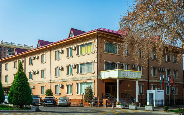Grand Nur