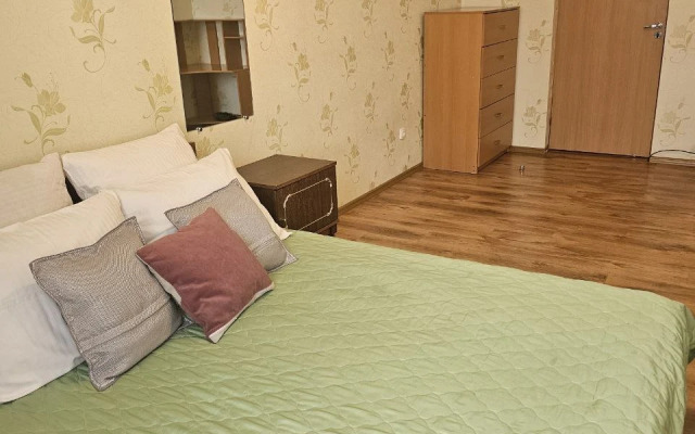 Prostornaya Dvukhkomnatnaya Na 10 Etazhe Flat