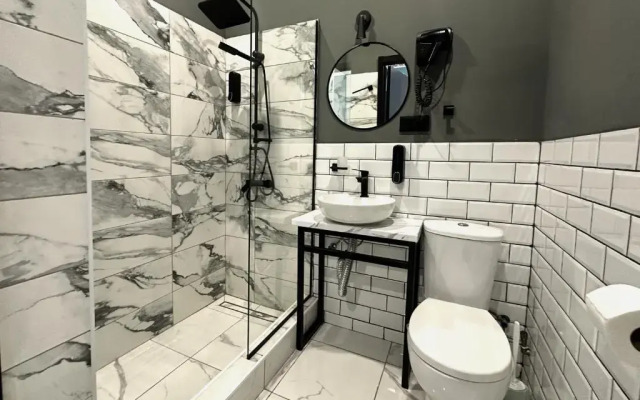 Route Hotel