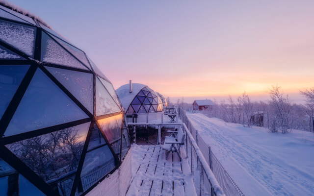 Отель Aurora Village