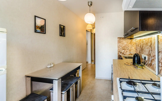 2-Kh Komn. Na Naberezhnoy Apartments