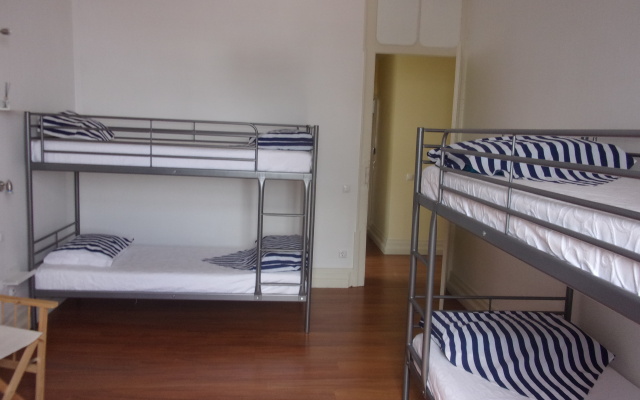 Hostel 402