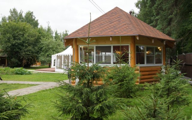 Na Ozere Guest House