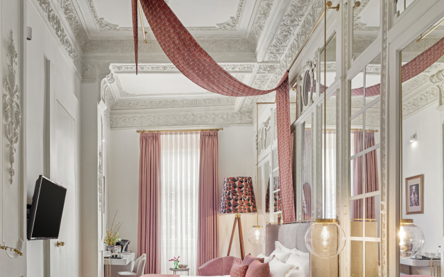 Mr CAS Hotels