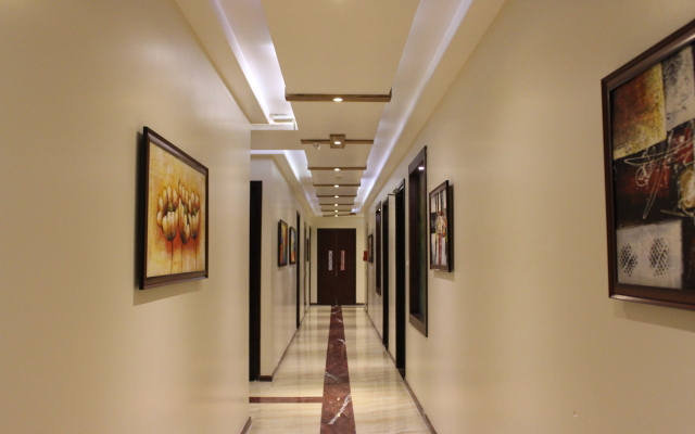The Golden Apple Hotel