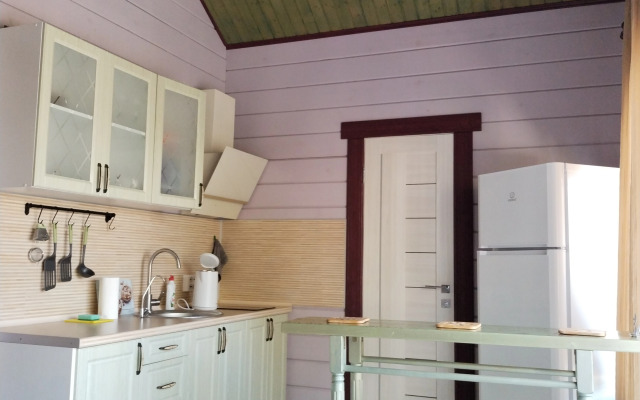 S Dvumya Apartamentami Chalet