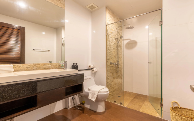 Апартаменты Majestic 2BR Residence with garden view in Regent