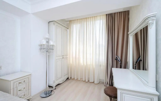 Apartments 5a Chudesnaya Kvartira V Tsentre Stolitsy S Realnymi Foto