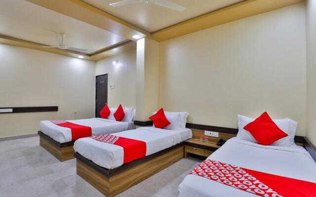Daksh Somnath Hotel