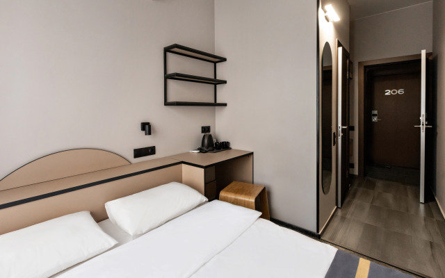 Отель Тесла